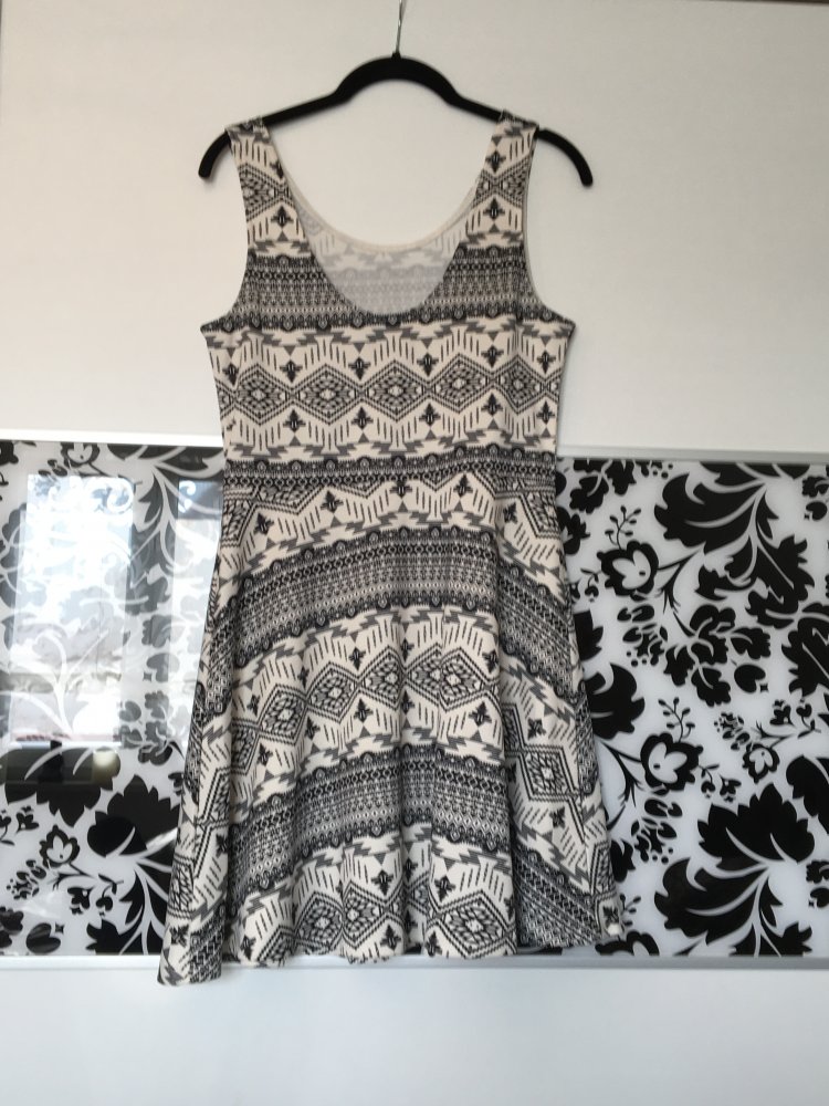 Gemustertes Sommerkleid