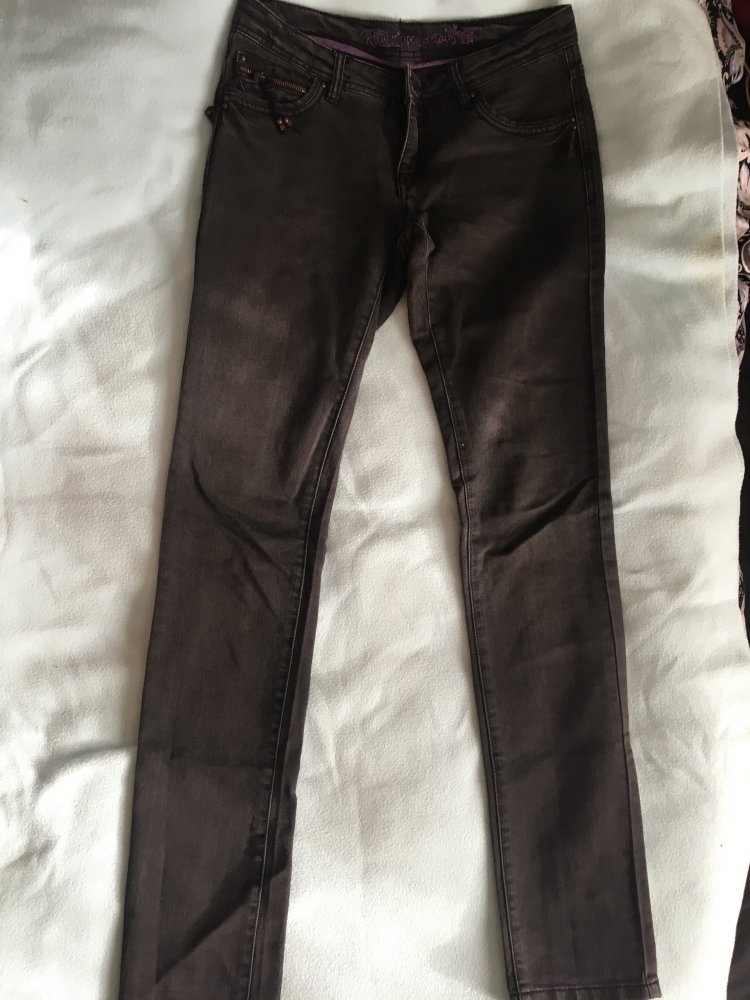 Graue Jeans