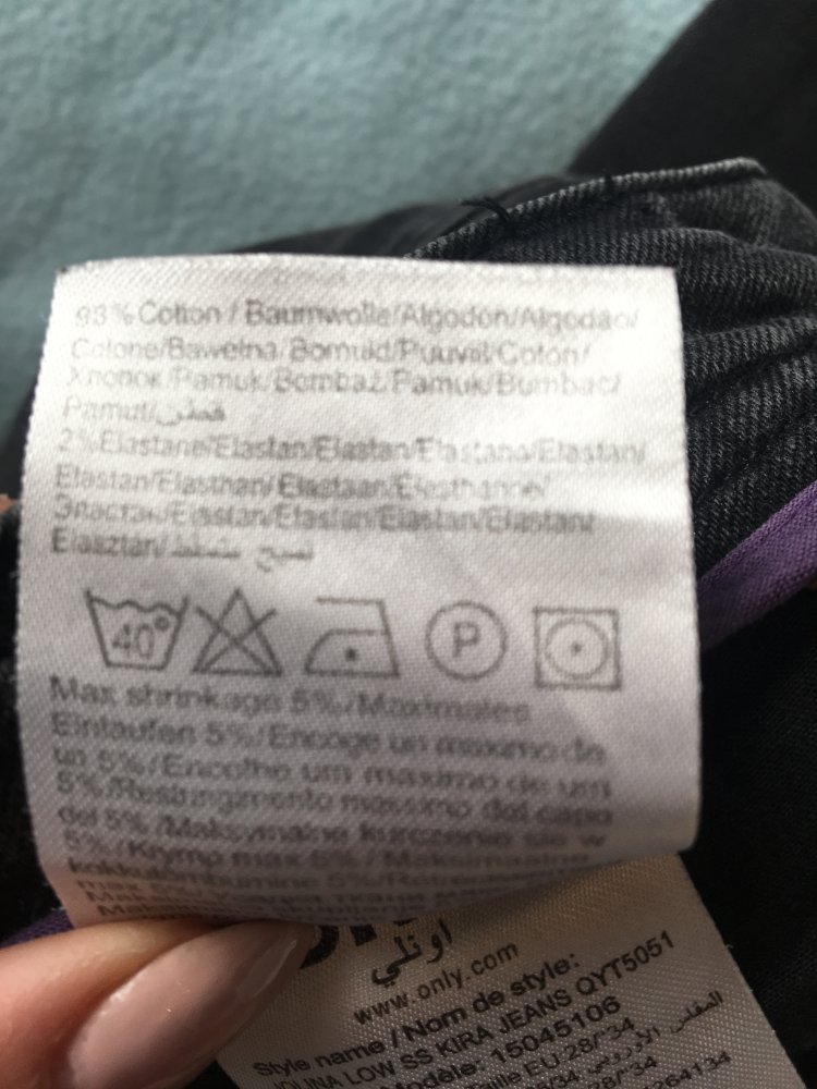 Graue Jeans