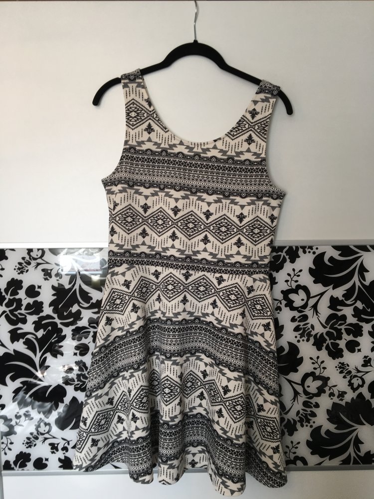 Gemustertes Sommerkleid
