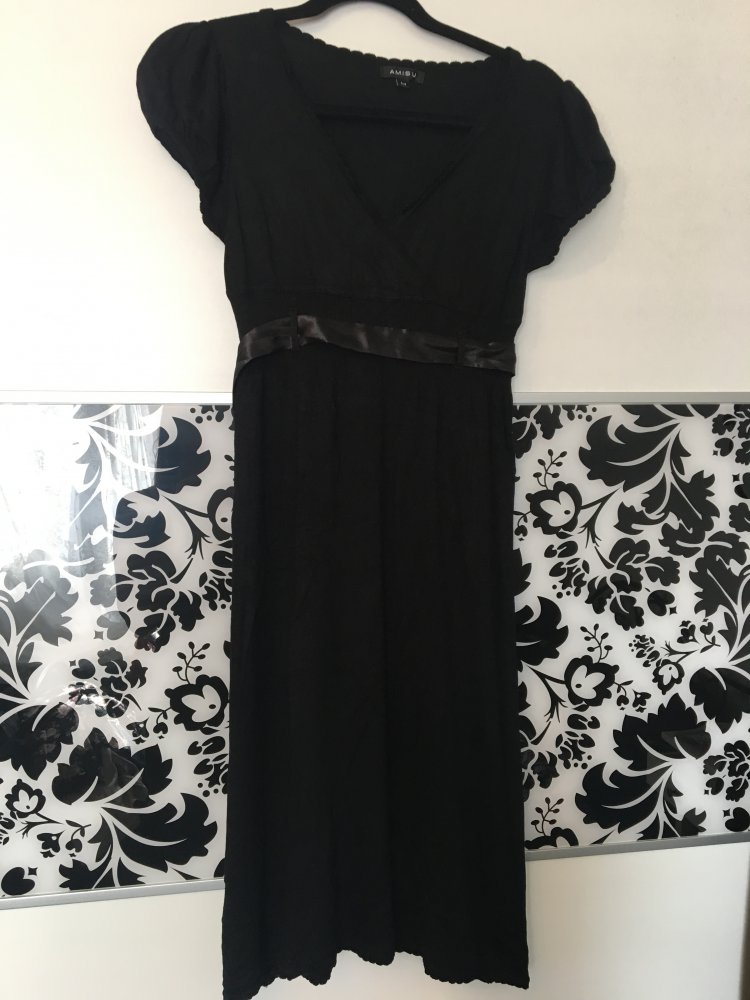 Schwarzes Strickkleid