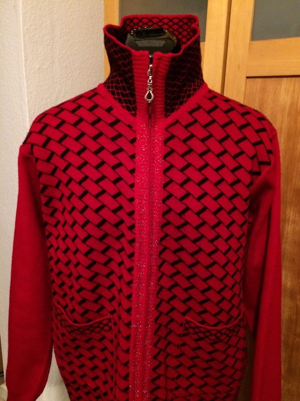 Rote Strickjacke mit Grafikmuster, M-L