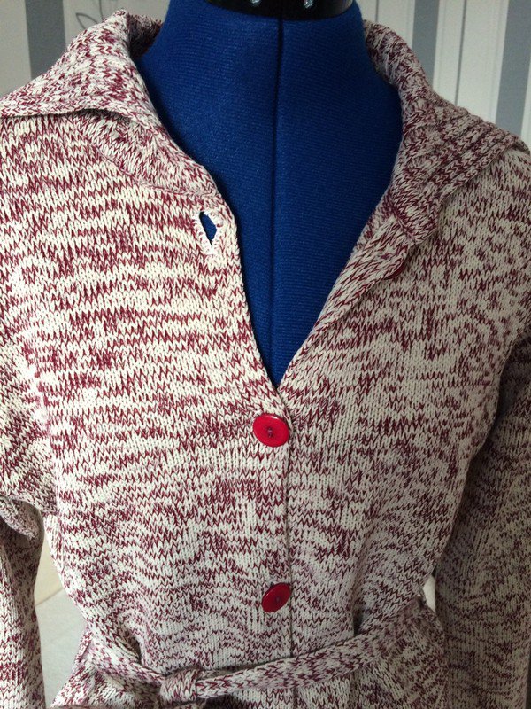 Kuscheliger Strickmantel mit Bindegürtel von Lindex