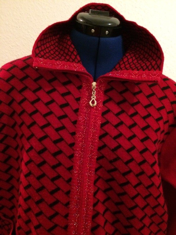 Rote Strickjacke mit Grafikmuster, M-L