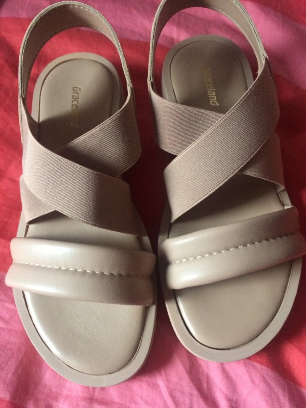 Beige Sandalette mit Platteauabsatz