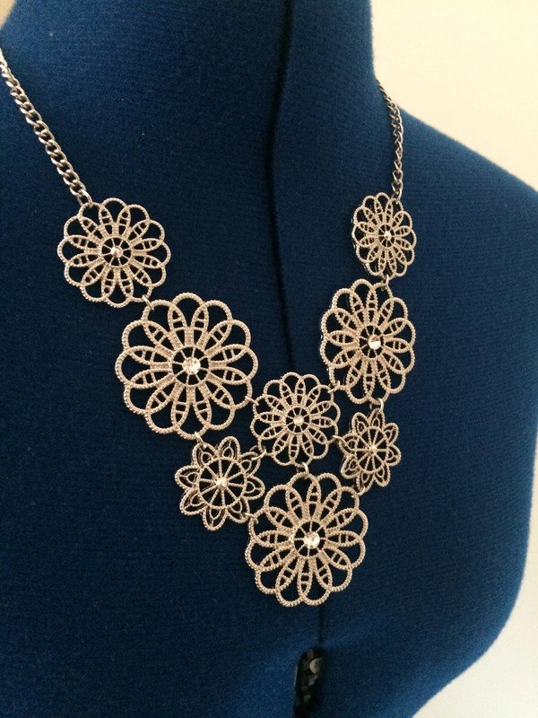 Schöne silberne Statement Kette