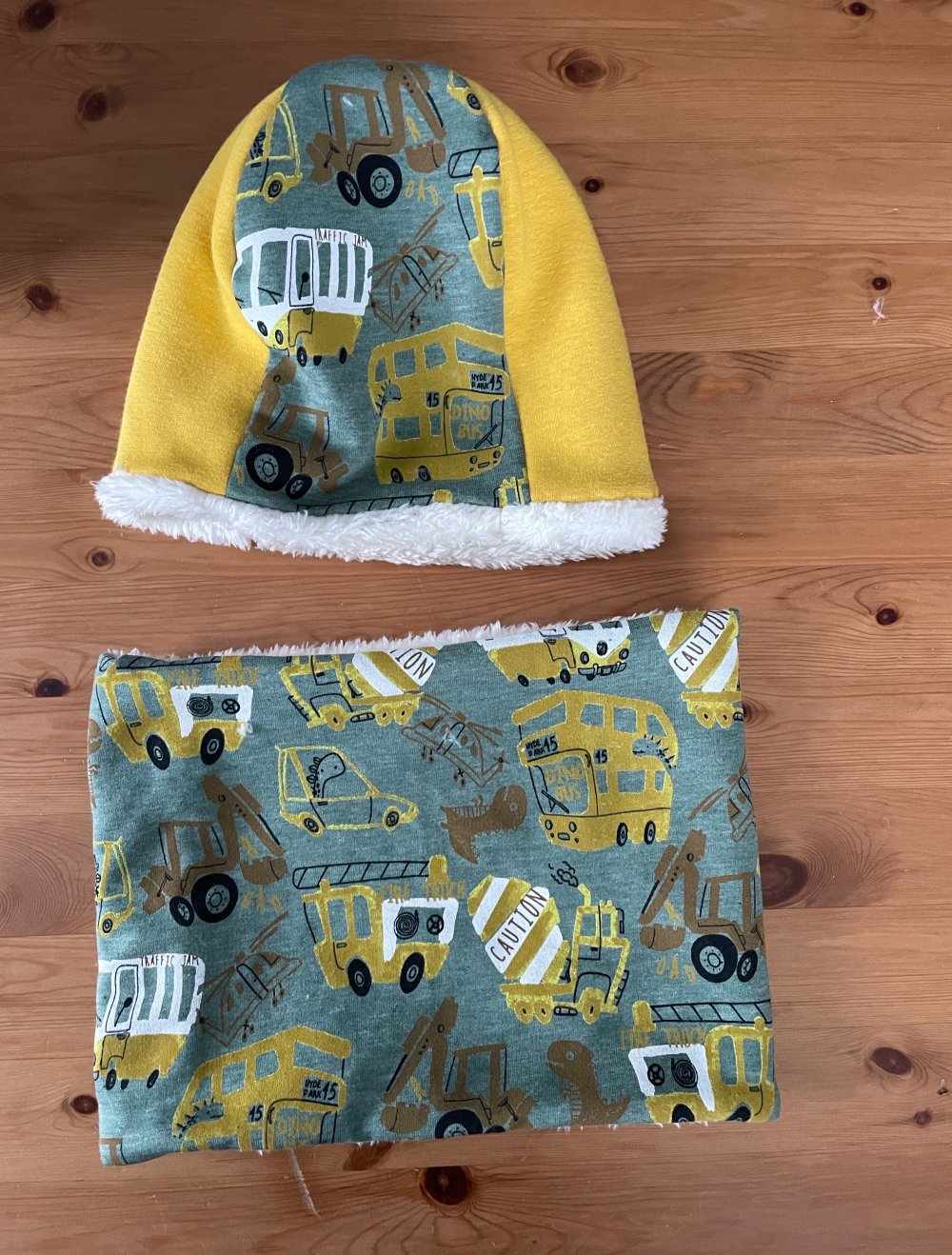 Set aus Mütze und Schal, Halssocke, Loop, Beanie