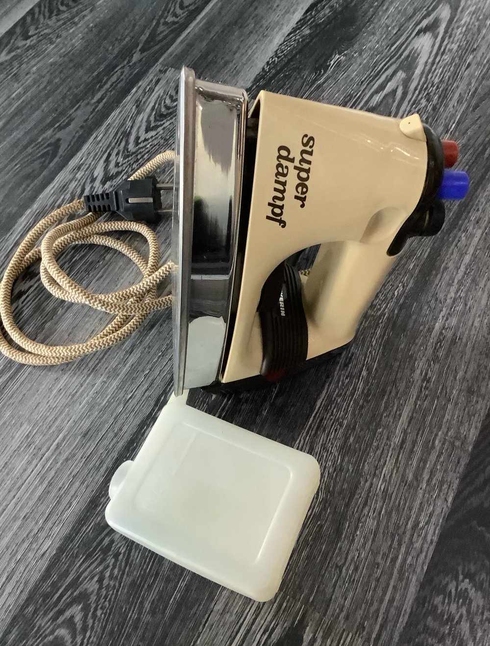 Bügeleisen, Dampfbügeleisen, Vintage, retro