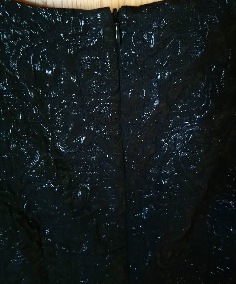 Schwarzes Kleid 