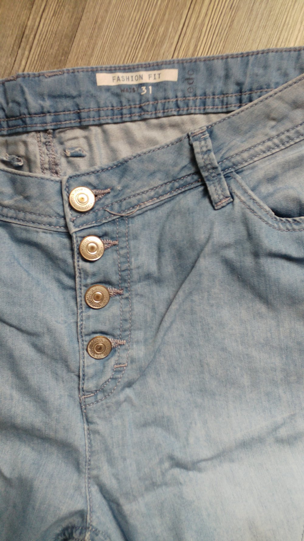 hellblaue 3/4 Jeans