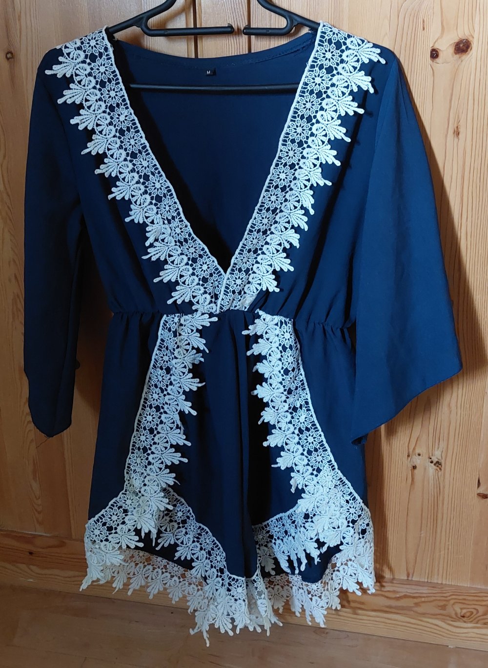 Jumpsuit mit XL Ausschnitt 