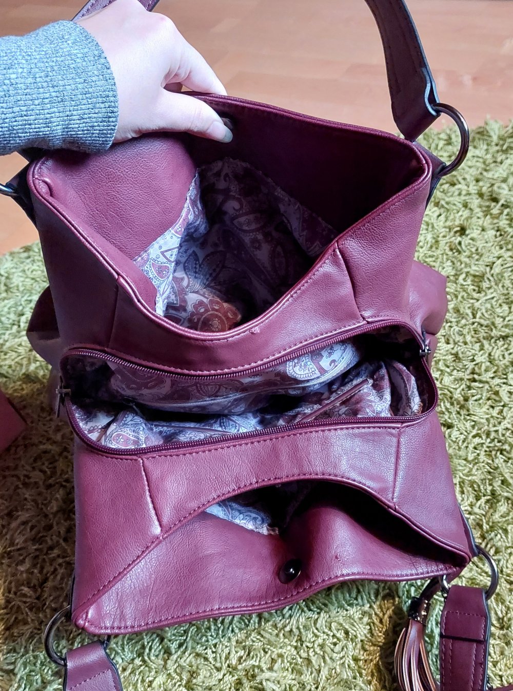 Weinrote Handtasche 