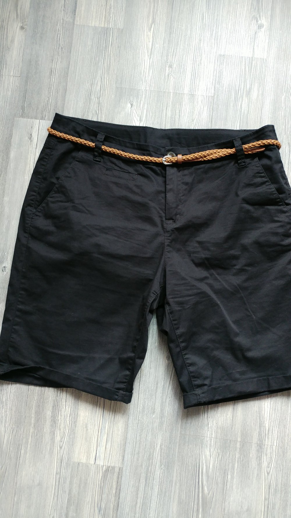 schwarze Shorts