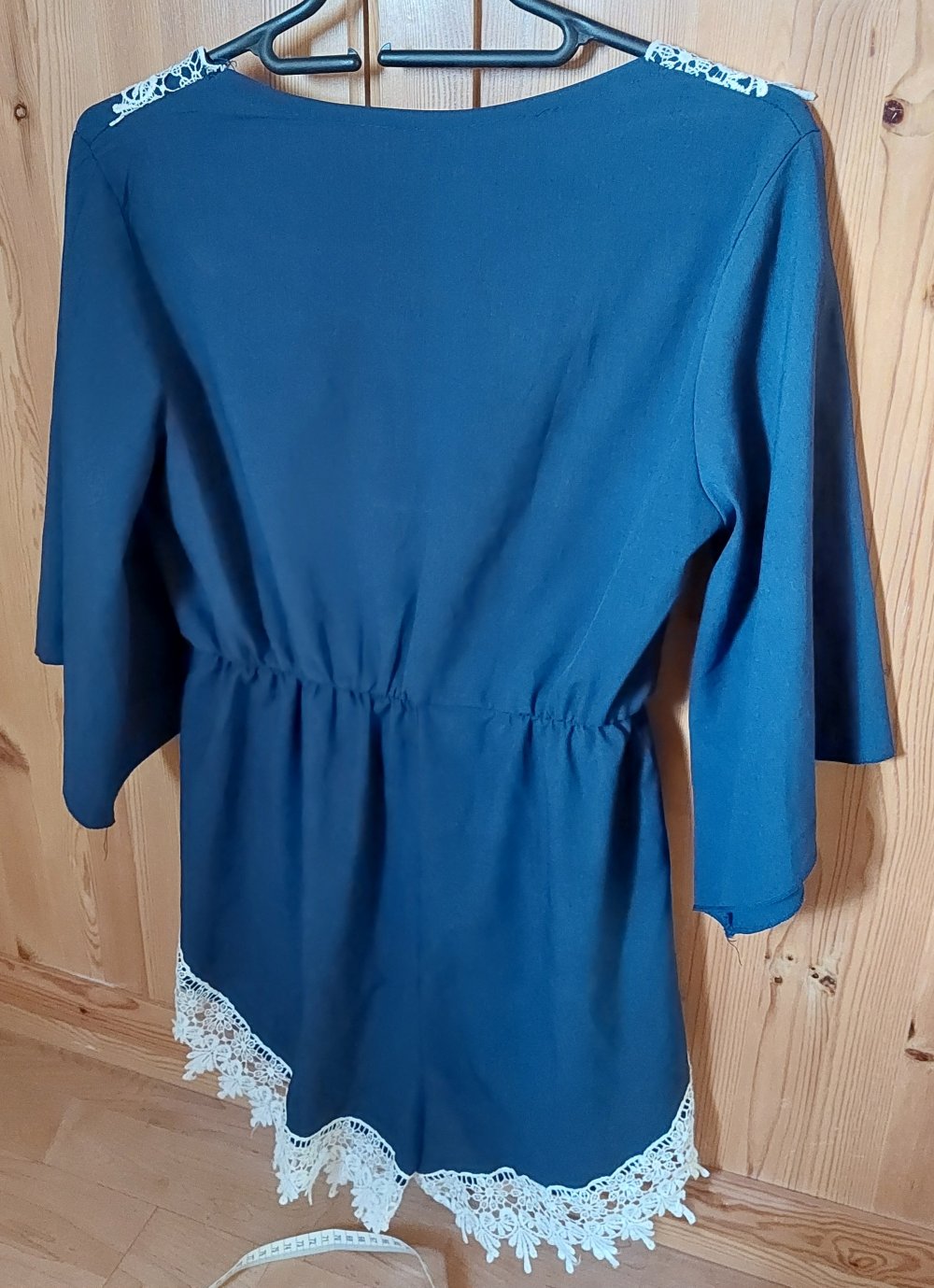 Jumpsuit mit XL Ausschnitt 
