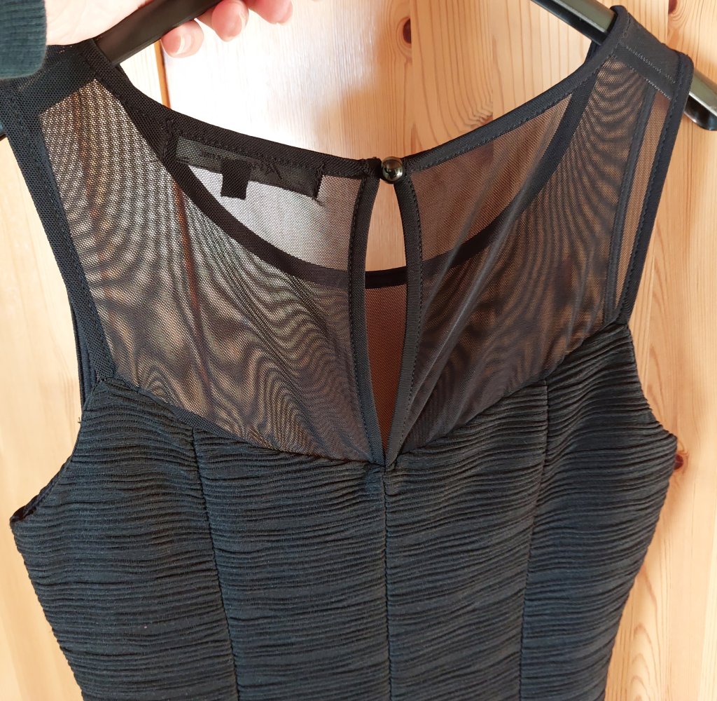 Schwarzes Minikleid 