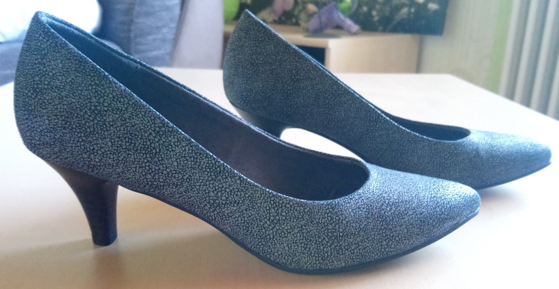 Leicht spitze Pumps 