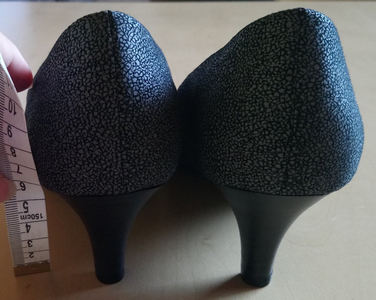 Leicht spitze Pumps 