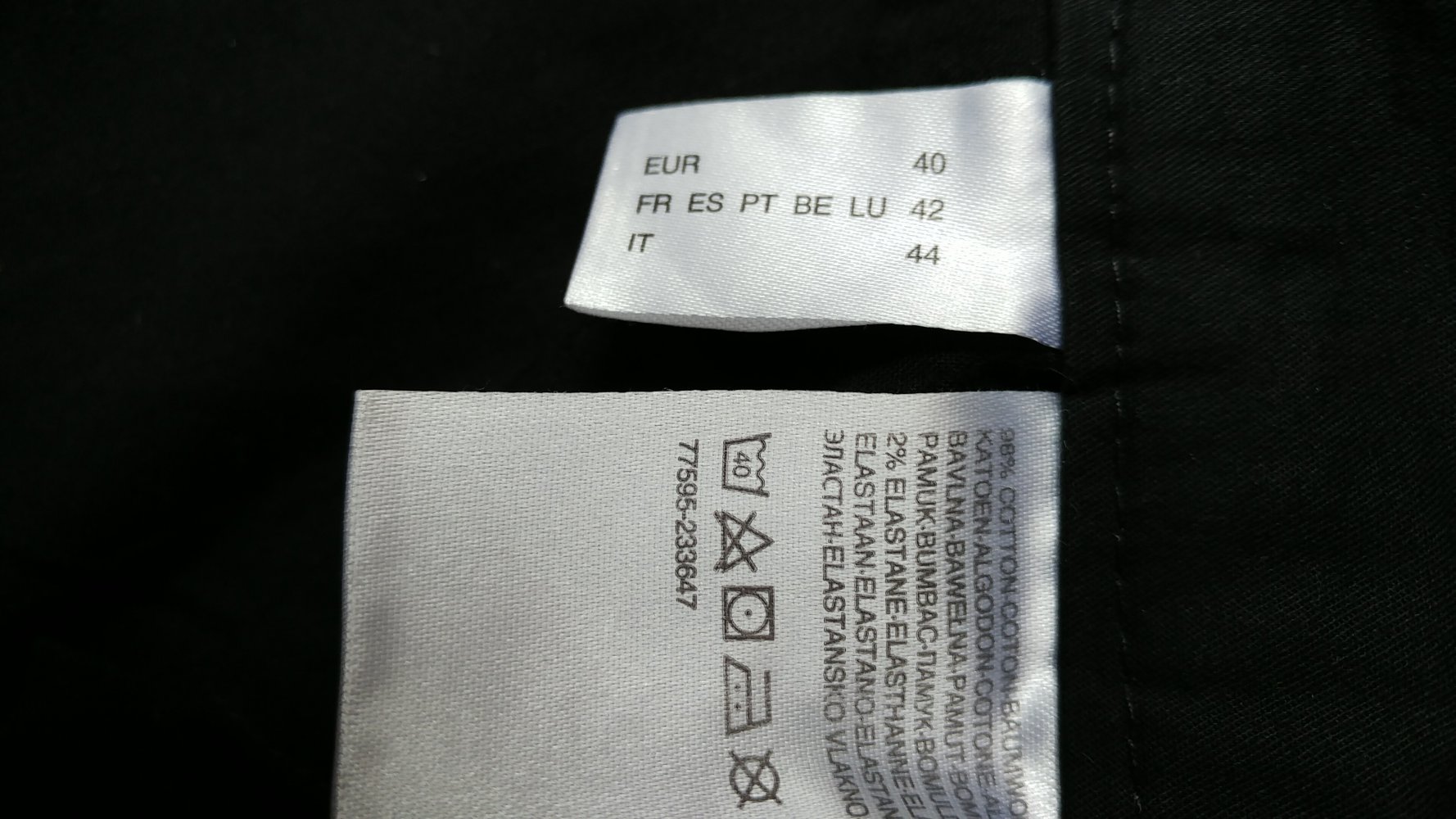 schwarze Shorts