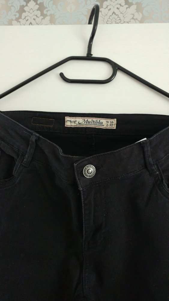 schwarze Jeans