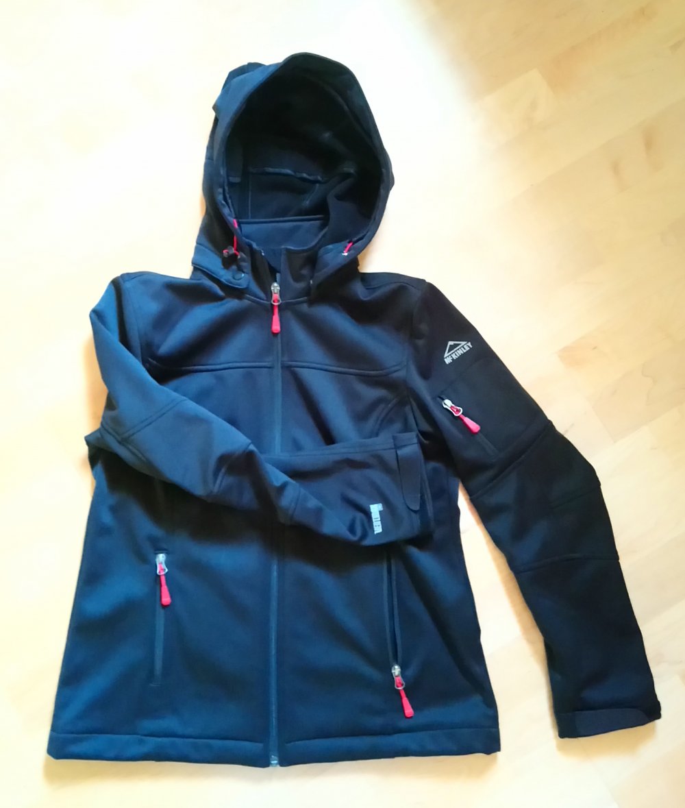 schwarze Shelljacke