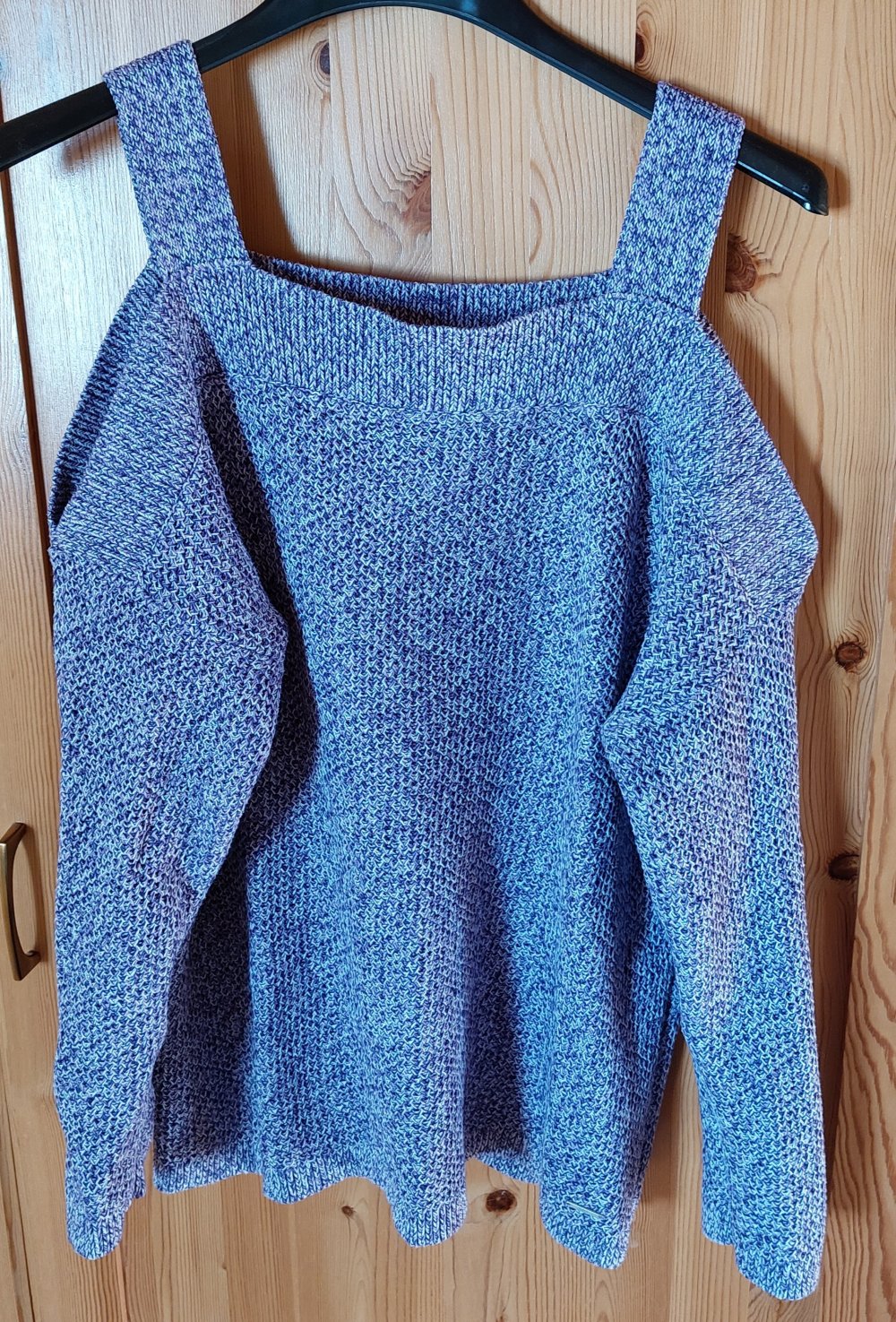 Schulterfreier Pulli