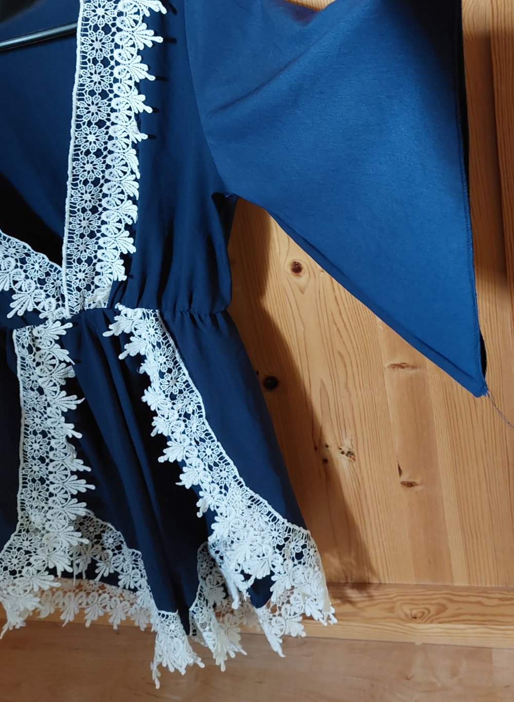 Jumpsuit mit XL Ausschnitt 