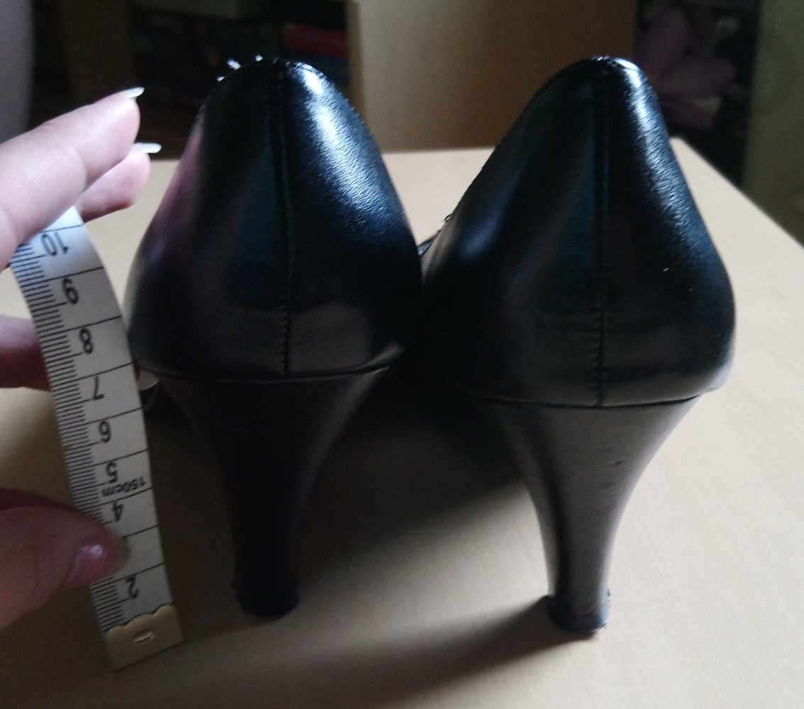 Schwarze Pumps