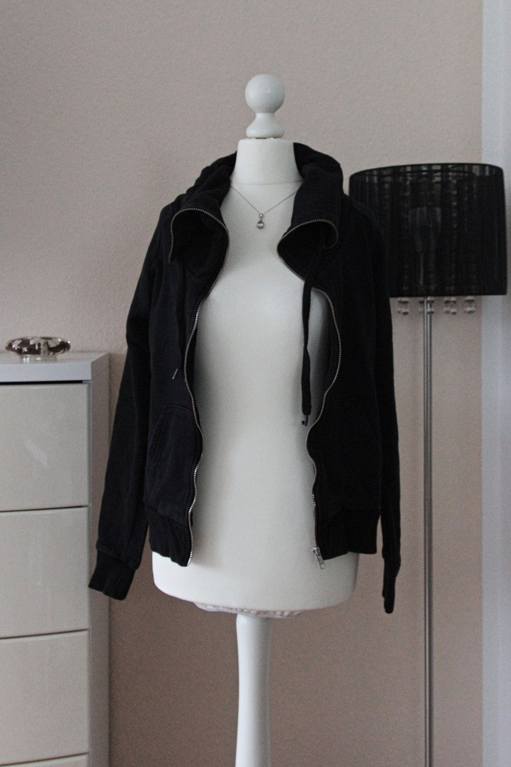 Schöne etwas dickere Strickjacke