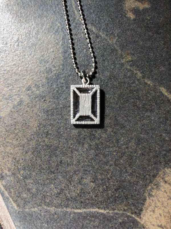 Kette mit lila Steinen