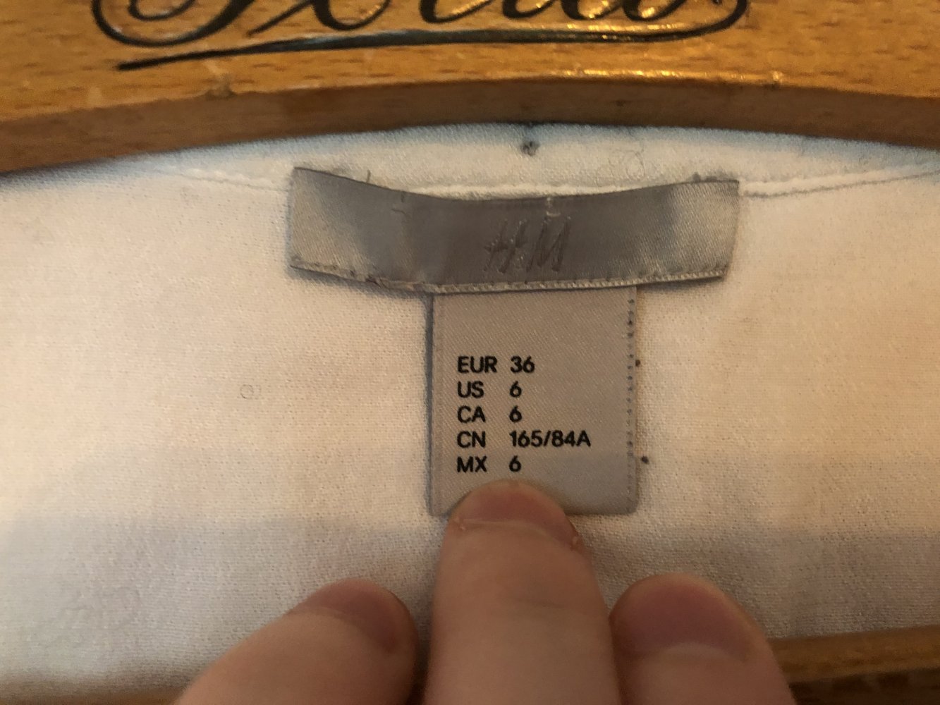 Bluse für Damen mit schwarzer Schleife