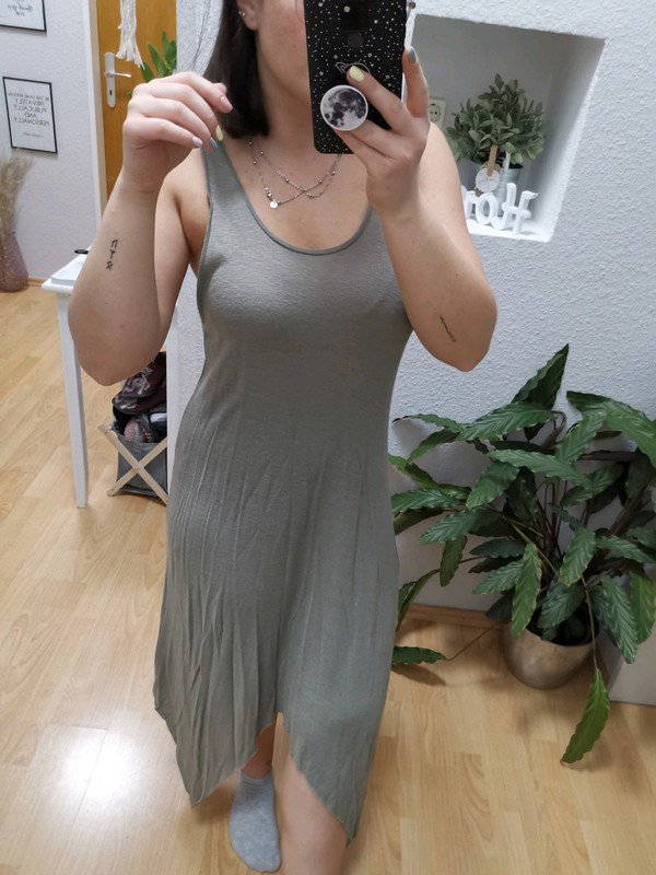 Asymmetrisches leichtes Kleid