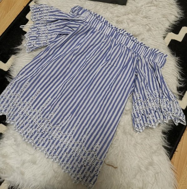 Gestreiftes Schulterfreiers top mit Spitze