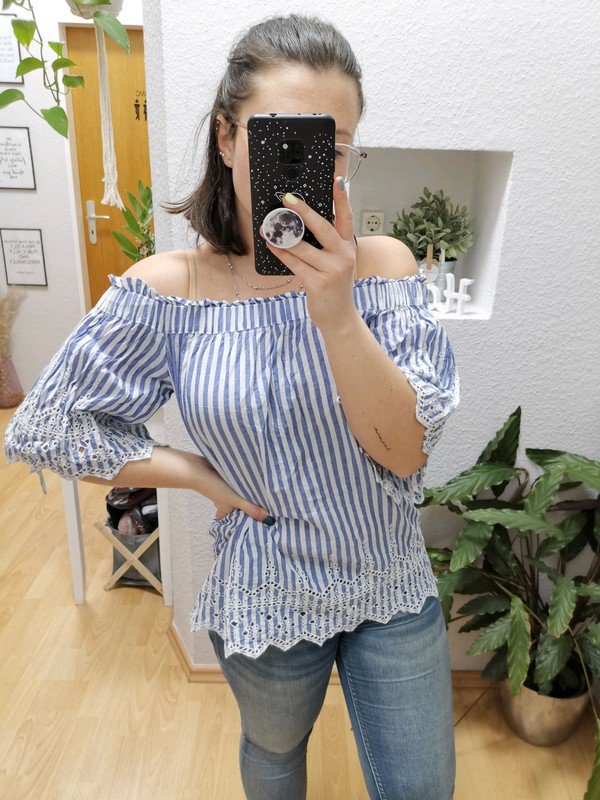 Gestreiftes Schulterfreiers top mit Spitze