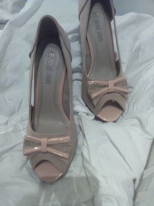 Cut out Highheels Pumps peeptoes alt Rosa Lack NEU