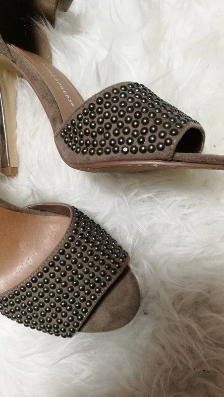 Stilettos Highheels Neuwertig m. Nieten