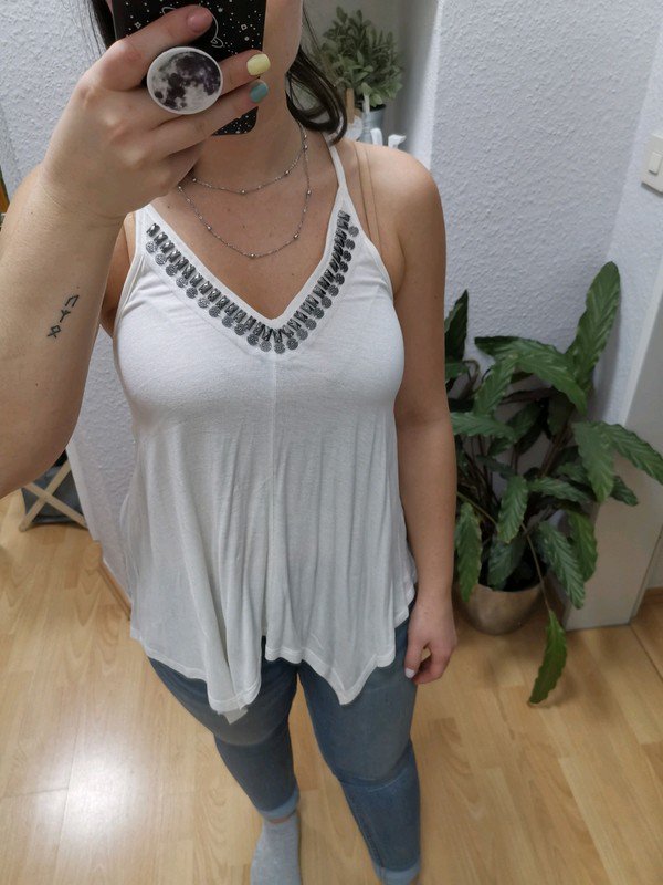Asymmetrisches top mit Steinchen