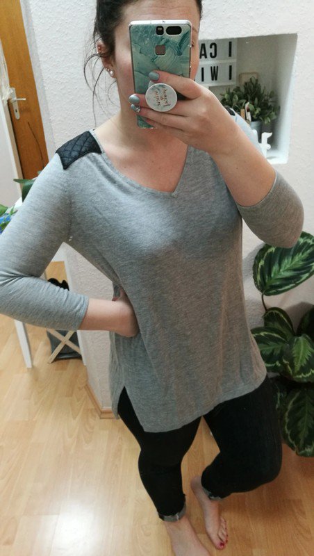 Langes Oberteil mit Leder Applikationen