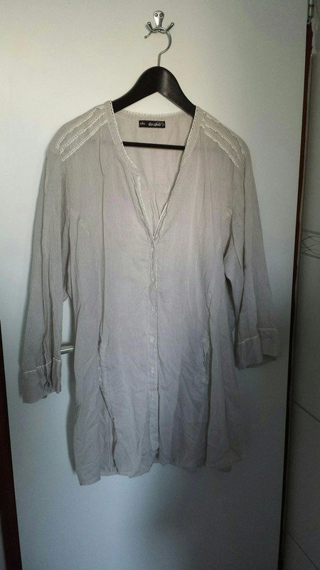 Weiß-beige-gestreifte leichte (Sommer-) Bluse
