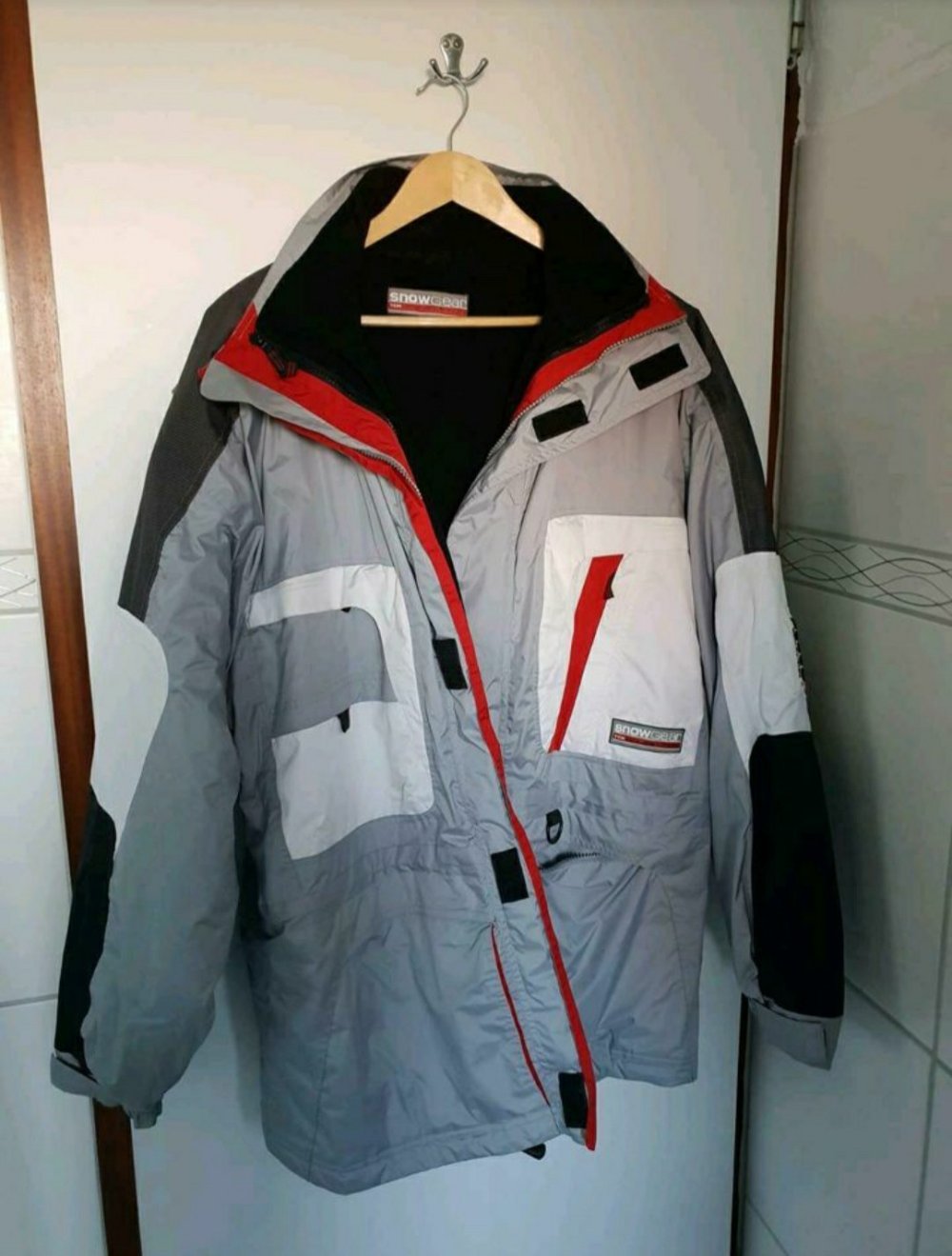 Graue Winterjacke, Schnee-Jacke, Winter-Jacke, Fleece