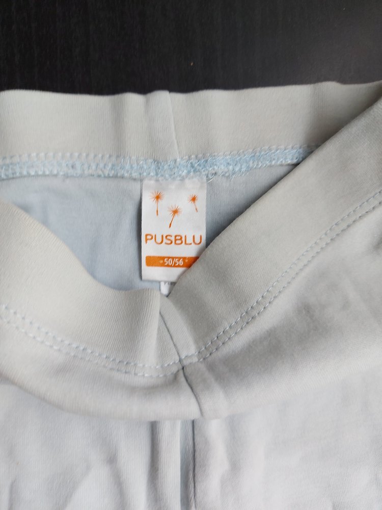 Hellblaue Babyhose mit Füßchen, Gr. 50/56