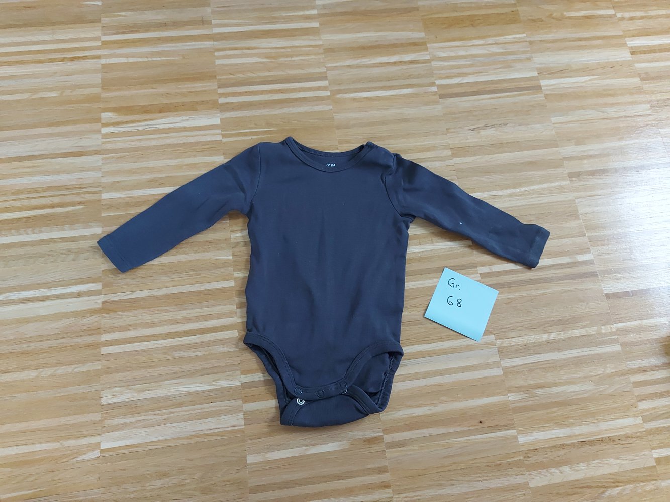 anthrazitfarbener Langarmbody Gr. 68 (dunkelgrau)