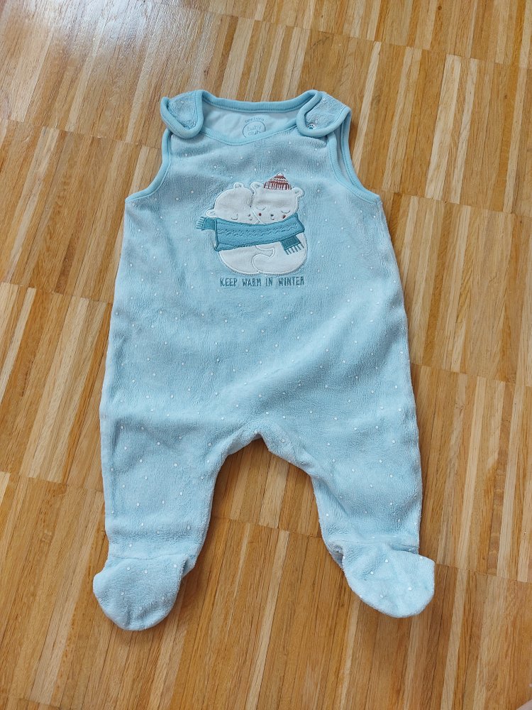 hellblauer Babystrampler mit Eisbärmotiv keep warm in winter, Gr. 62