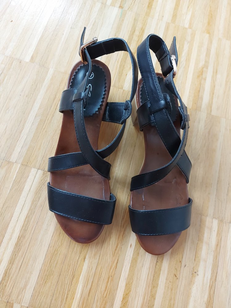 Schwarze Sandalen Gr. 37
