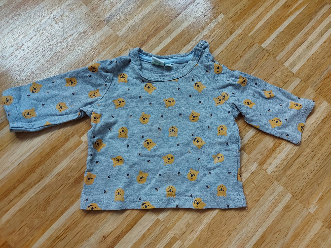 langärmliger grauer Babypullover mit Winnie the Pooh Gr. 50/56 Longsleeve 