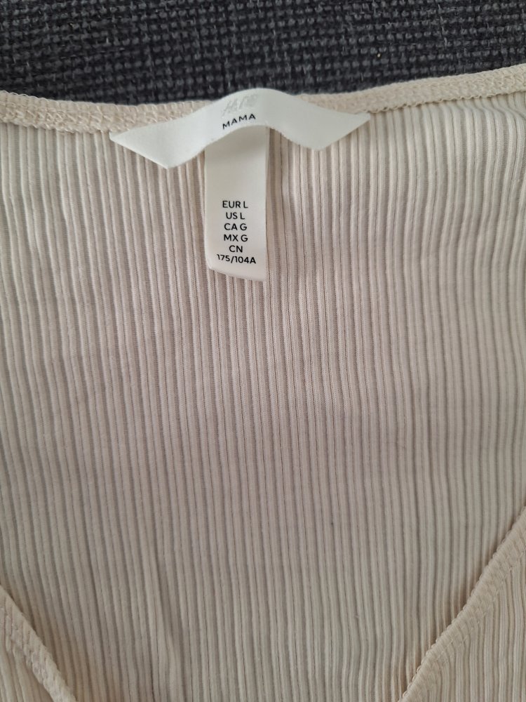 Cremefarbenes praktisches und komfortables geripptes Stillshirt Gr. L