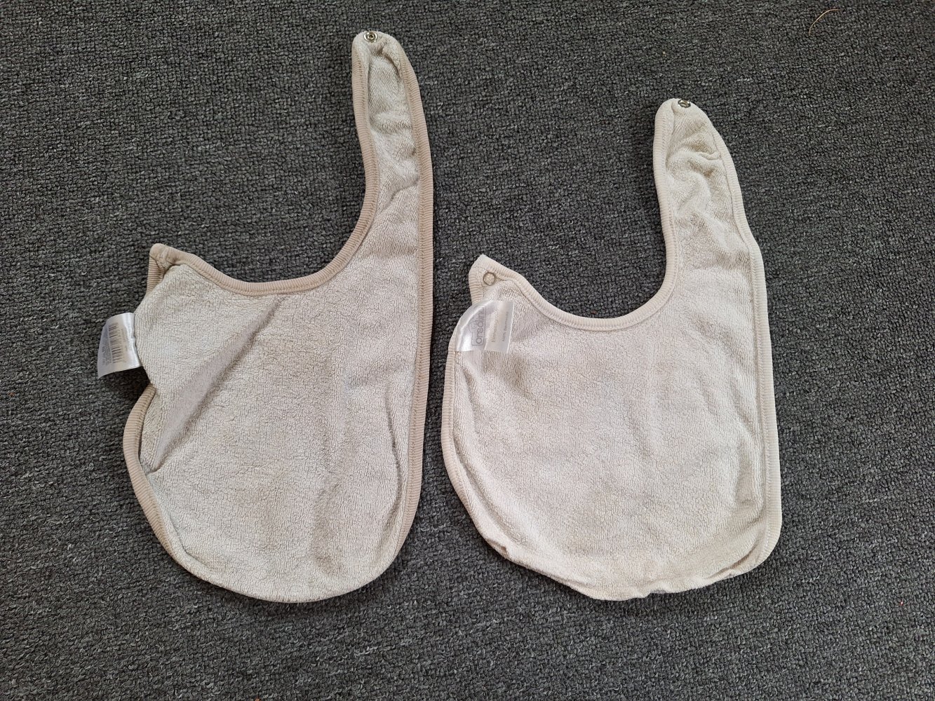 2er-Set Lätzchen mit niedlichen Koalabärmotiven