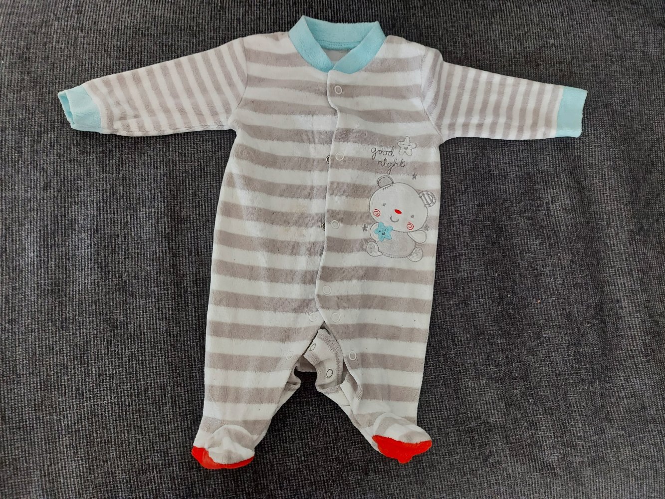 gestreifter Baby-Schlafanzug mit Bärchen Gr. 56 