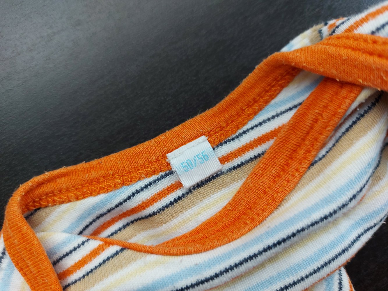 Orange gestreifter Kurzarmbody Gr. 50/56