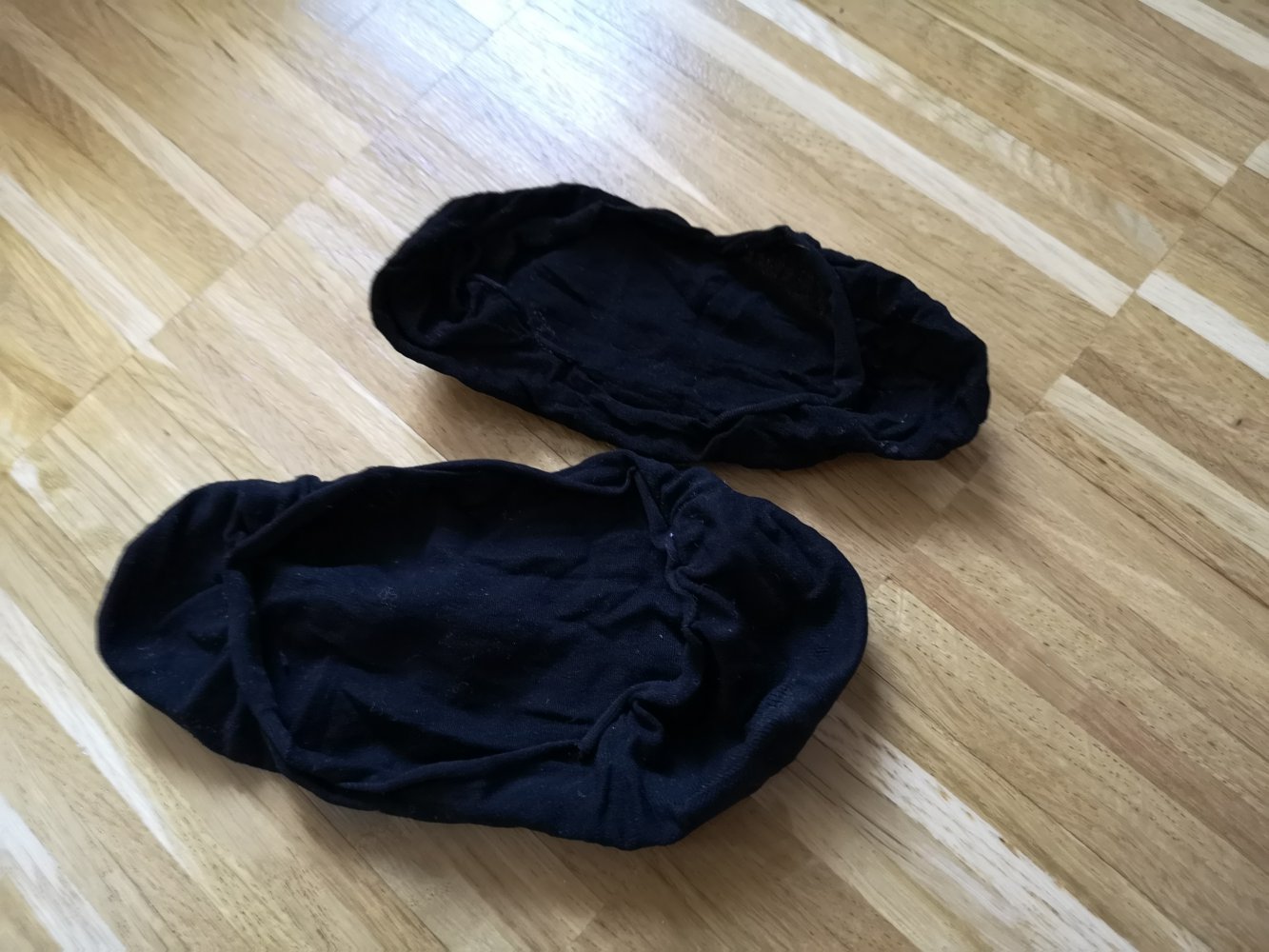 schwarze Probiersocken / Sneackersocken