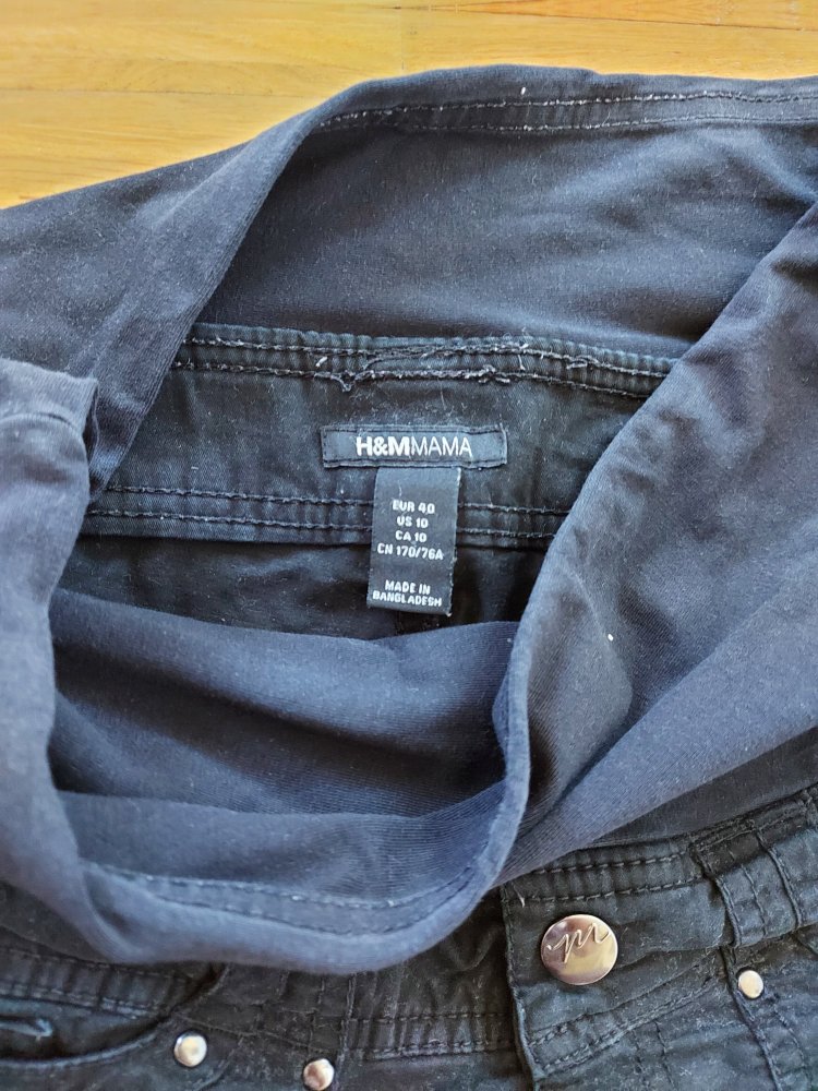 schwarze Umstandscaprihose / Dreivierteljeans Gr. 40
